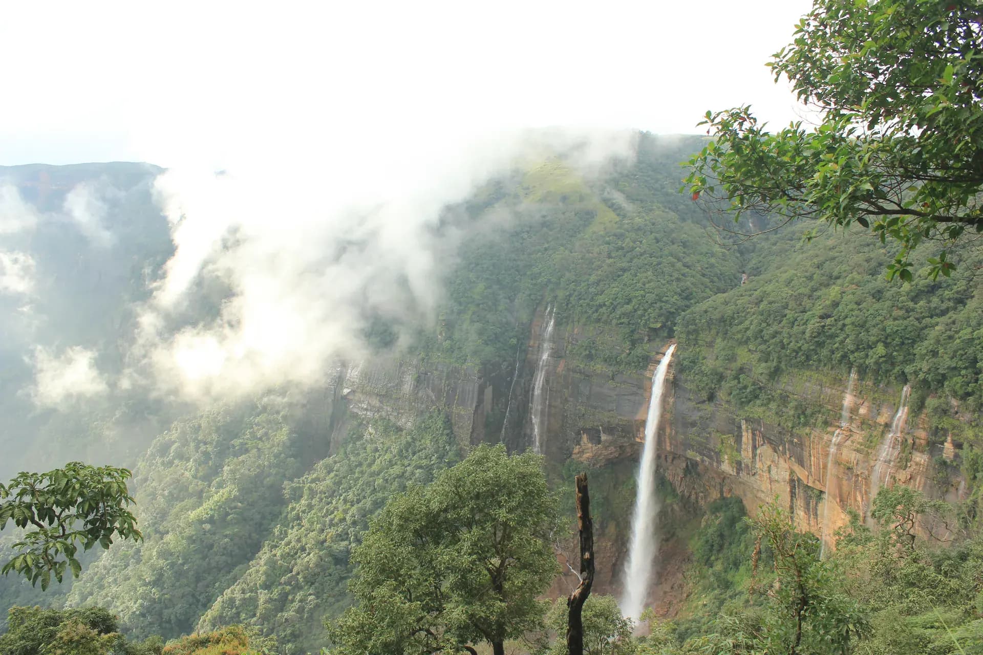 Nohkalikai Falls & Rainforest Gorge